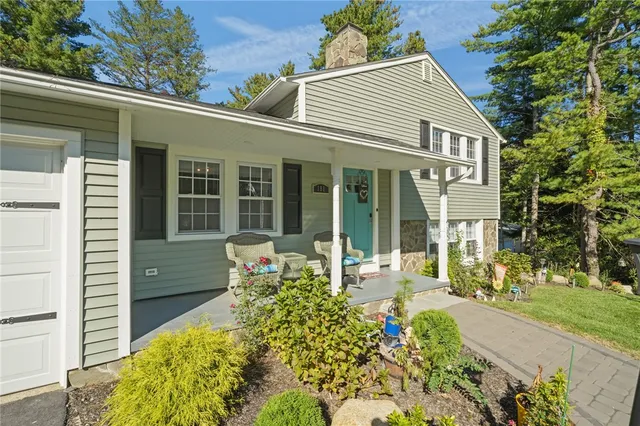 $3,500 | 181 Highland Avenue, Warwick, RI 02886