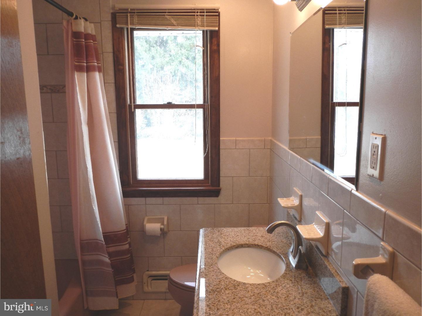 61 Valley View Road Hamilton, NJ 08620 - Photo 16 of 22 Bathroom