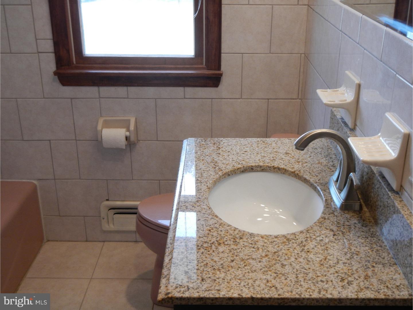 61 Valley View Road Hamilton, NJ 08620 - Photo 17 of 22 Bathroom