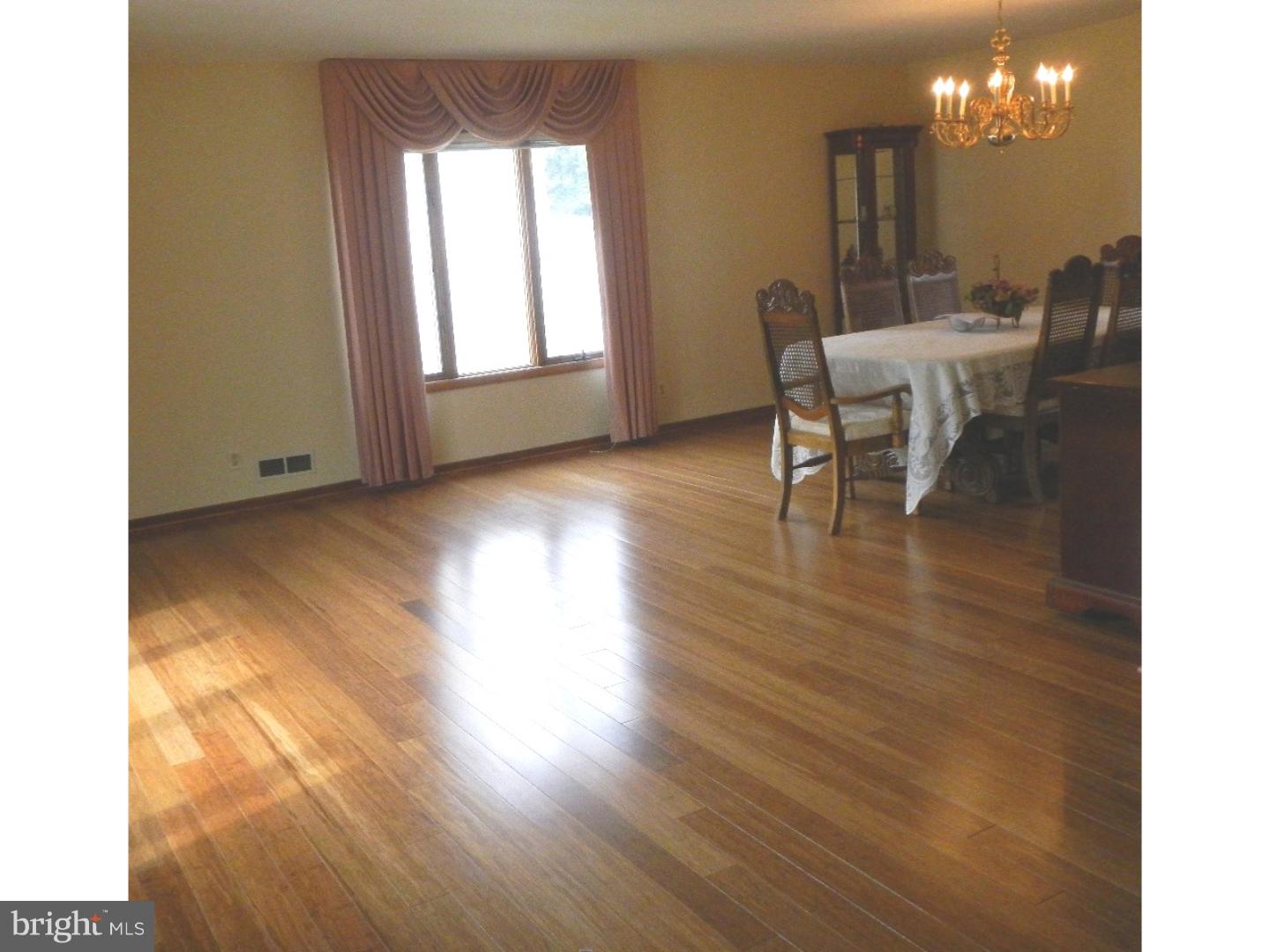 61 Valley View Road Hamilton, NJ 08620 - Photo 5 of 22 Gallery Image 5