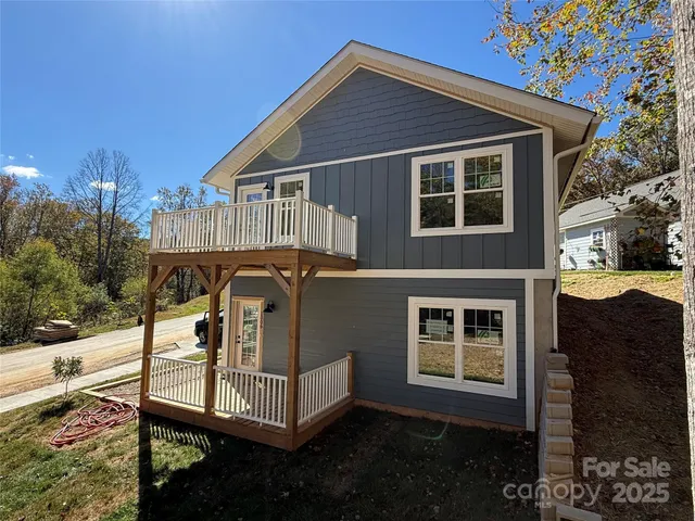 $389,000 | 1006 Padgett Place, Black Mountain, NC 28711