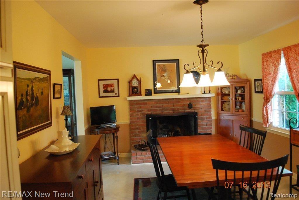 32361 Red Clover Road Farmington, MI 48334 - Photo 5 of 14 Dining Room #1.JPG