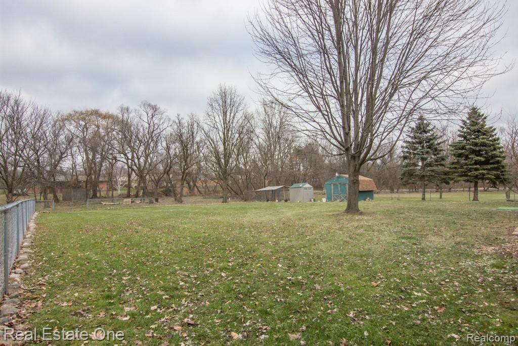 1211 Reid Road Grand Blanc, MI 48439 - Photo 28 of 32 IMG_1792.jpg