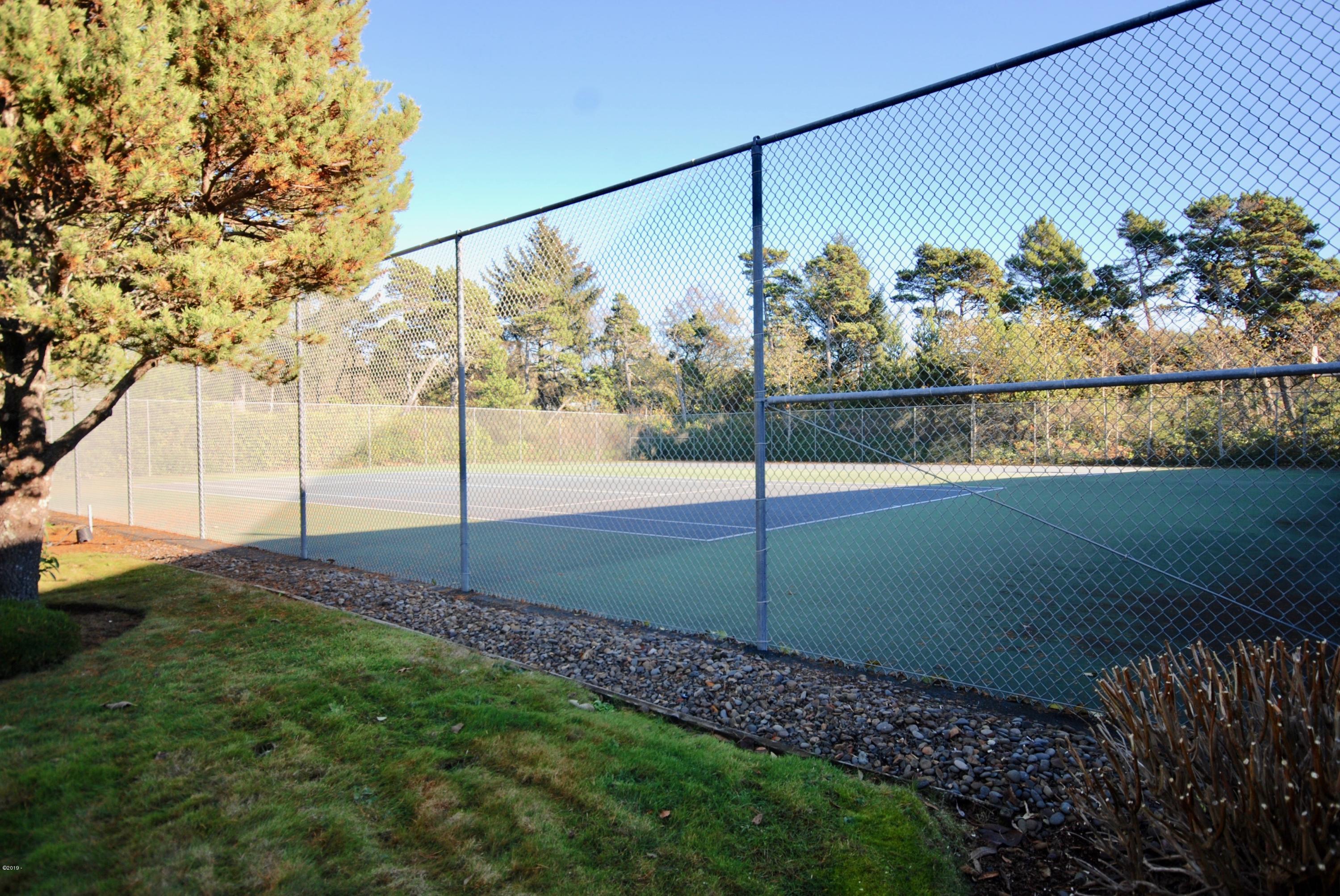 320 Southwest 58th Street Newport, OR 97365 - Photo 23 of 29 Outdoor Tennis Court