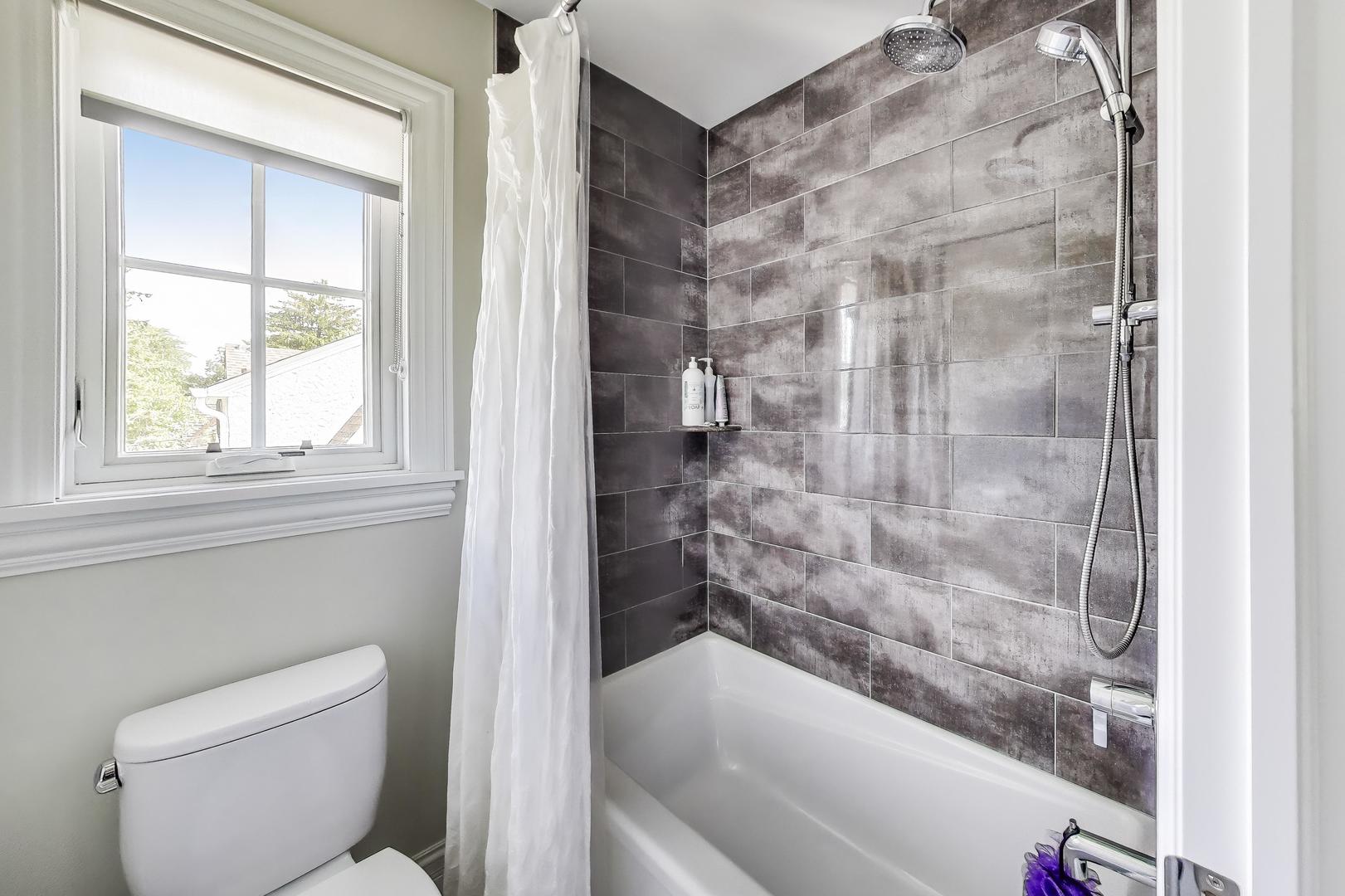 112 East Avenue Park Ridge, IL 60068 - Photo 22 of 38 Gallery Image 22