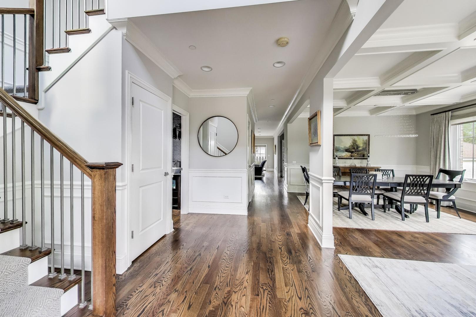 112 East Avenue Park Ridge, IL 60068 - Photo 3 of 38 Gallery Image 3