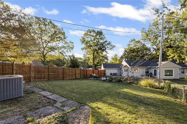 $474,950 | 7000 Roe Avenue, Prairie Village, KS 66208