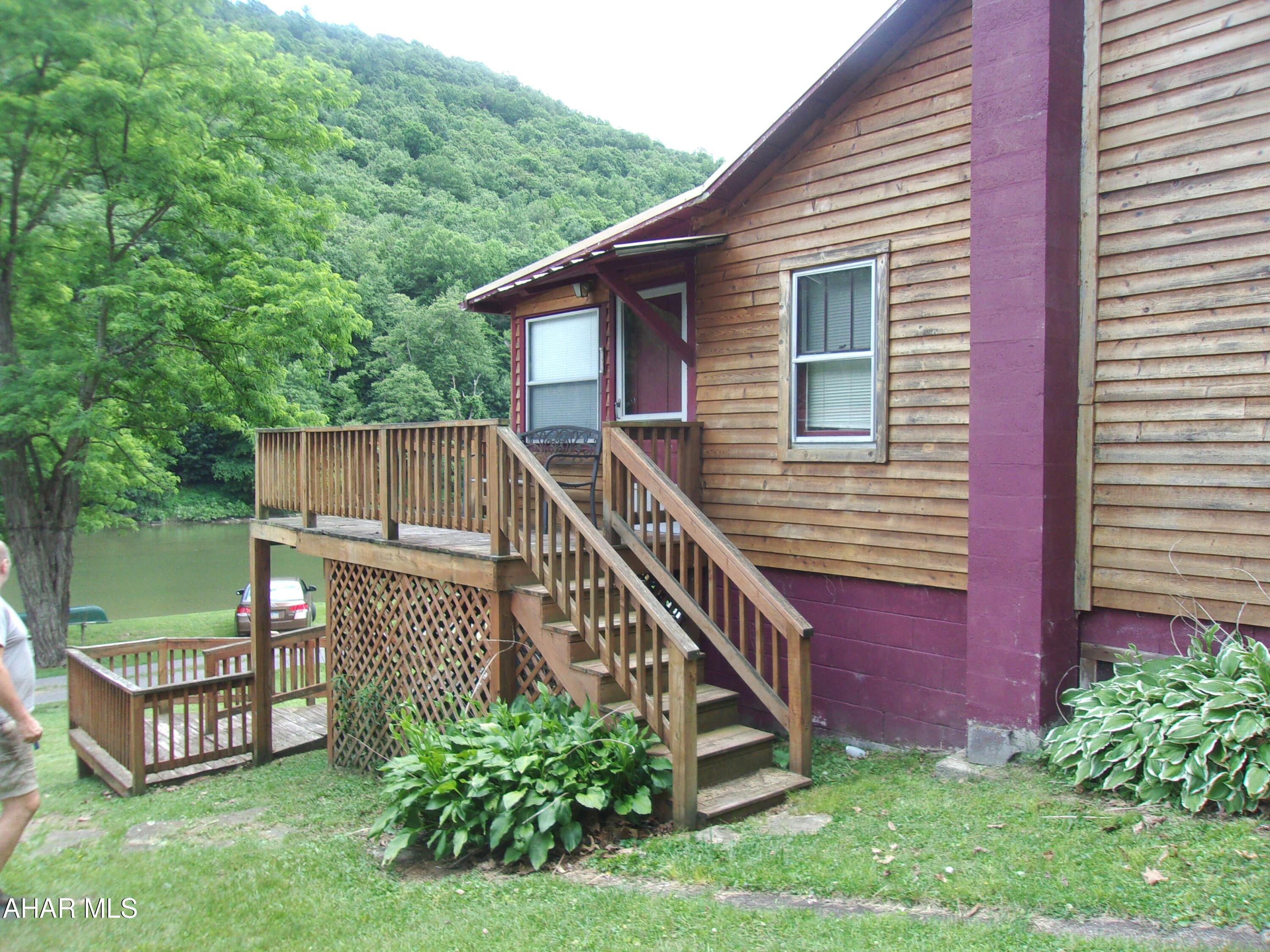 310 Locust Beach Road Everett, PA 15537 - Photo 4 of 35