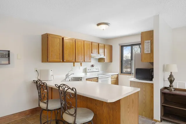 $199,000 | 5650 Brandlwood Court, Unit 68, White Bear Lake, MN 55110