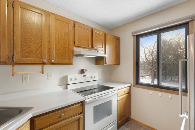 $199,000 | 5650 Brandlwood Court, Unit 68, White Bear Lake, MN 55110