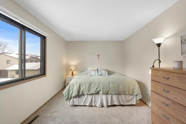 $199,000 | 5650 Brandlwood Court, Unit 68, White Bear Lake, MN 55110