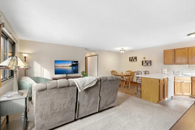 $199,000 | 5650 Brandlwood Court, Unit 68, White Bear Lake, MN 55110