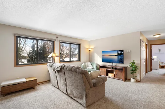 $199,000 | 5650 Brandlwood Court, Unit 68, White Bear Lake, MN 55110