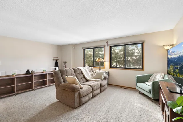 $199,000 | 5650 Brandlwood Court, Unit 68, White Bear Lake, MN 55110