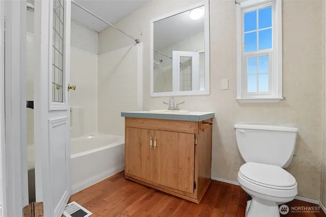 $89,999 | 15922 54th St Court East, Sumner, WA 98390