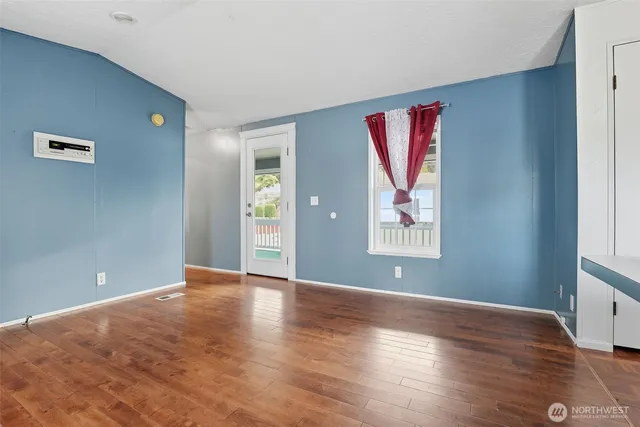 $89,999 | 15922 54th St Court East, Sumner, WA 98390