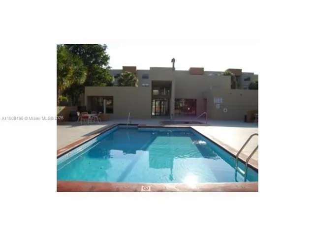 $239,000 | West End, Miami, FL 33193