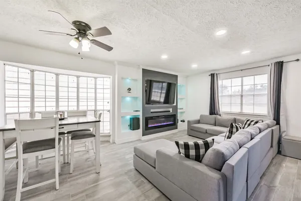 $174,900 | 4217 Benard Court, Unit 9, Pasadena, TX 77503