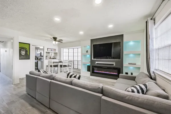 $174,900 | 4217 Benard Court, Unit 9, Pasadena, TX 77503