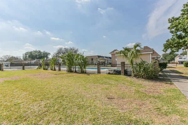 $174,900 | 4217 Benard Court, Unit 9, Pasadena, TX 77503