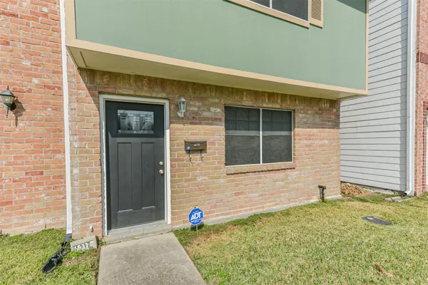 $174,900 | 4217 Benard Court, Unit 9, Pasadena, TX 77503