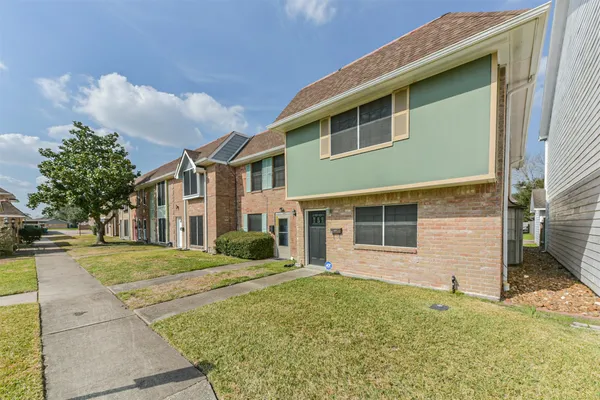 $174,900 | 4217 Benard Court, Unit 9, Pasadena, TX 77503