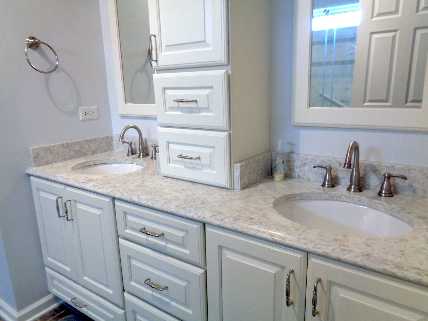 1157 Falcon Ridge Drive Elgin, IL 60124 - Photo 8 of 14 a bathroom with sink and mirror