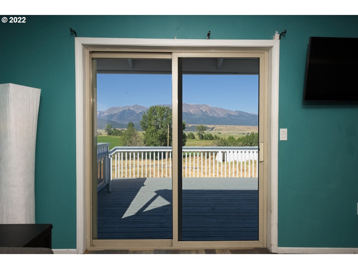 62333 Tucker Down Road Joseph, OR 97846 - Photo 11 of 32 a view of a window