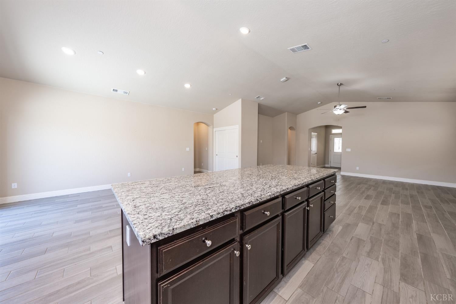684 Strada Street Lemoore, CA 93245 - Photo 12 of 45 Gallery Image 12