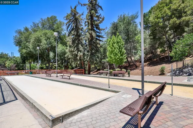 a view of a tennis court