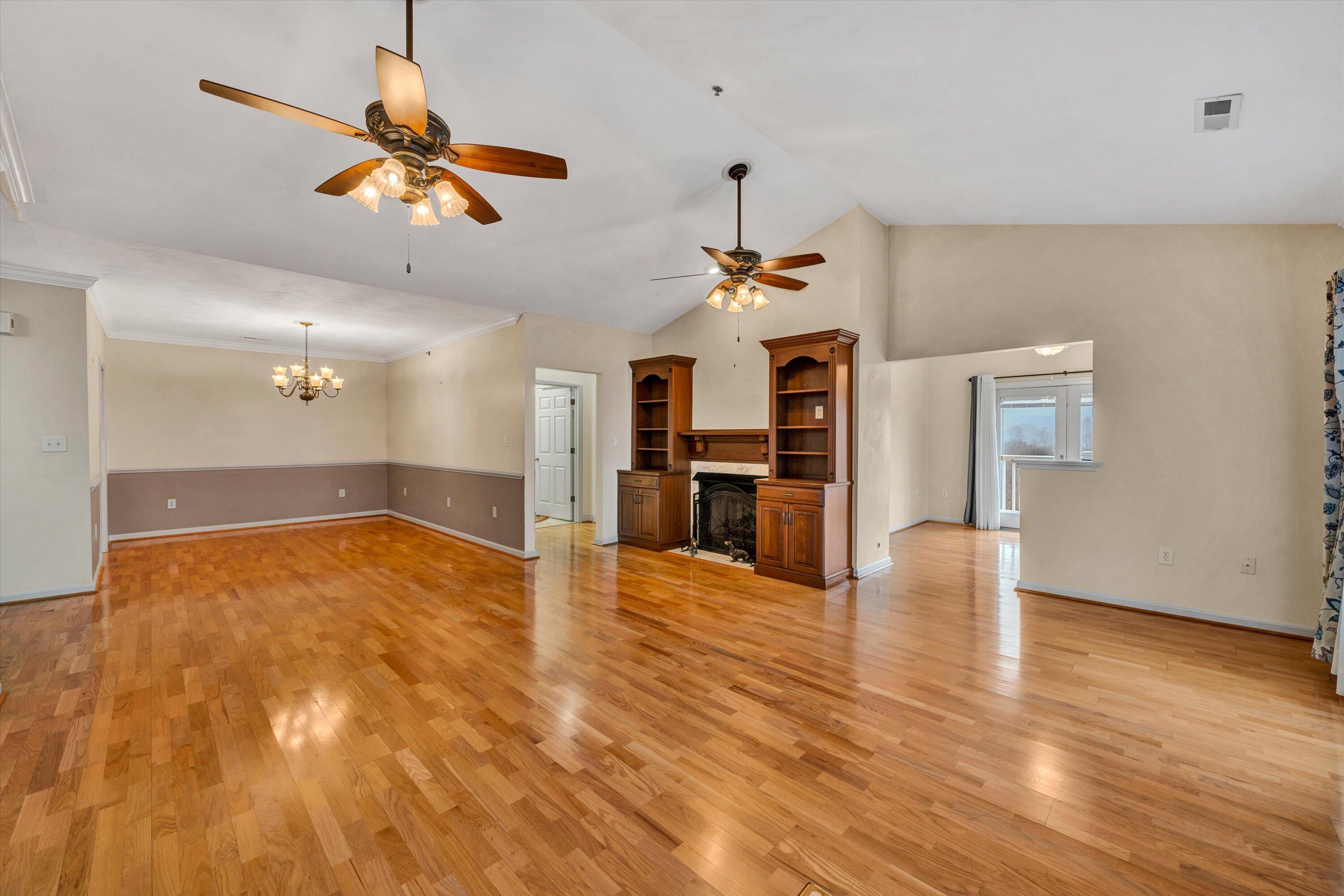 4448 Pheasant Ridge Road, Unit 406 Roanoke, VA 24014 - Photo 11 of 36 13-011520240009