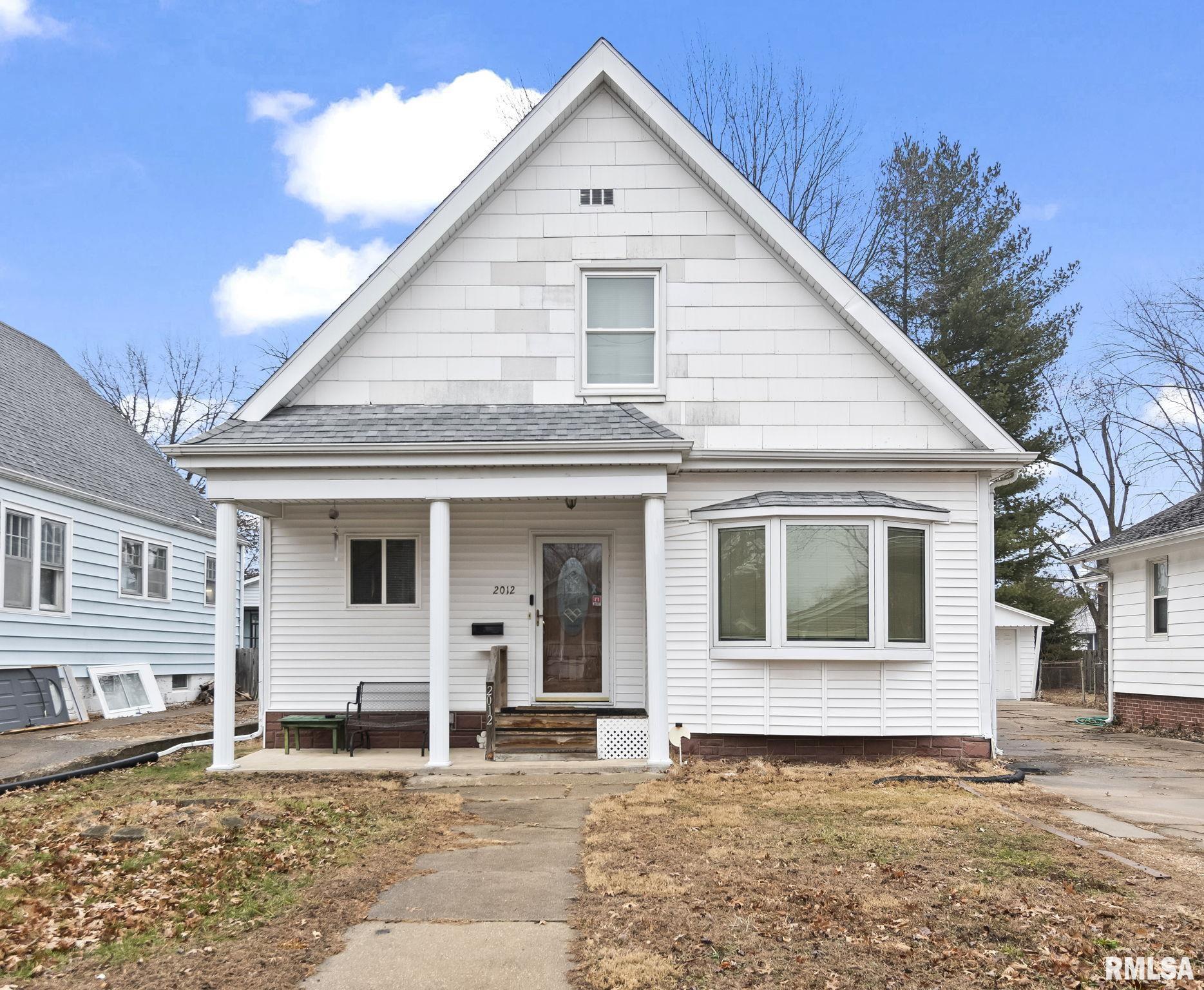 2012 South Pasfield Street Springfield, IL 62704 - Photo 1 of 31 Gallery Image 1