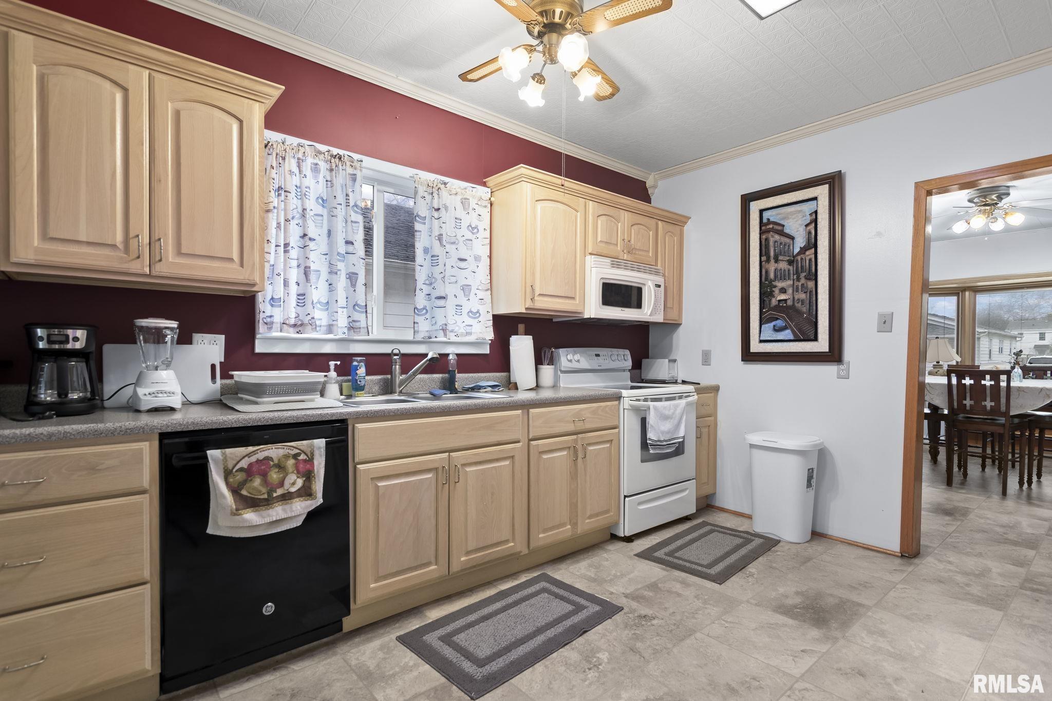 2012 South Pasfield Street Springfield, IL 62704 - Photo 11 of 31 Gallery Image 11