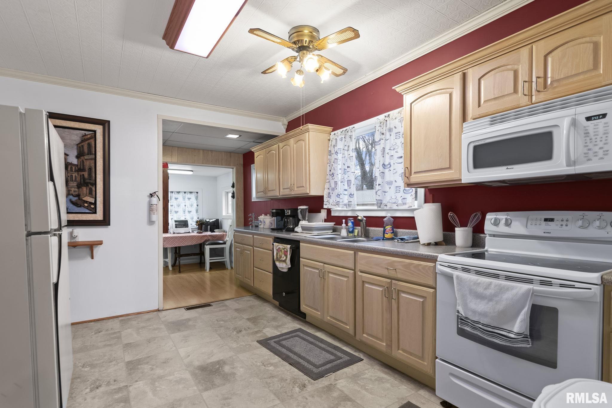 2012 South Pasfield Street Springfield, IL 62704 - Photo 14 of 31 Gallery Image 14