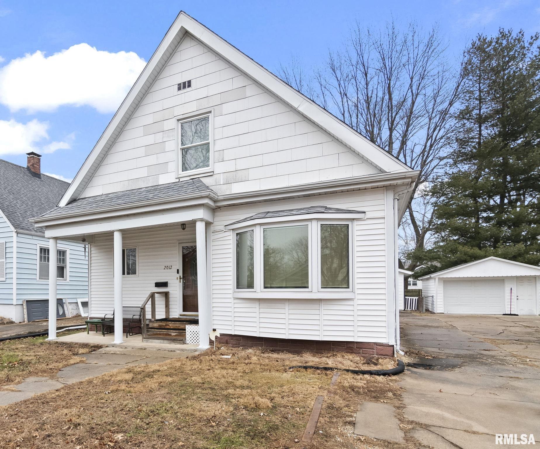 2012 South Pasfield Street Springfield, IL 62704 - Photo 3 of 31 Gallery Image 3