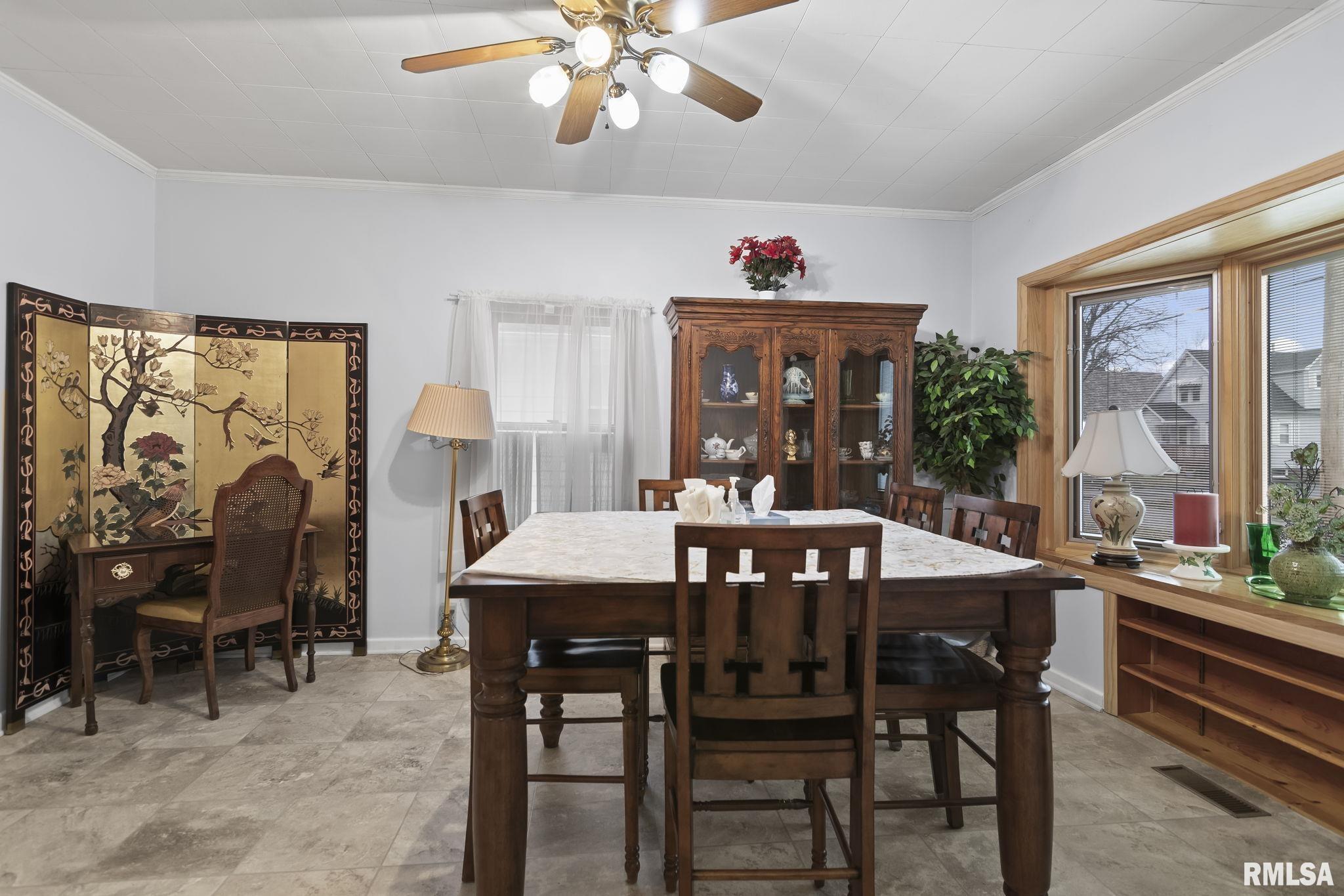 2012 South Pasfield Street Springfield, IL 62704 - Photo 9 of 31 Gallery Image 9
