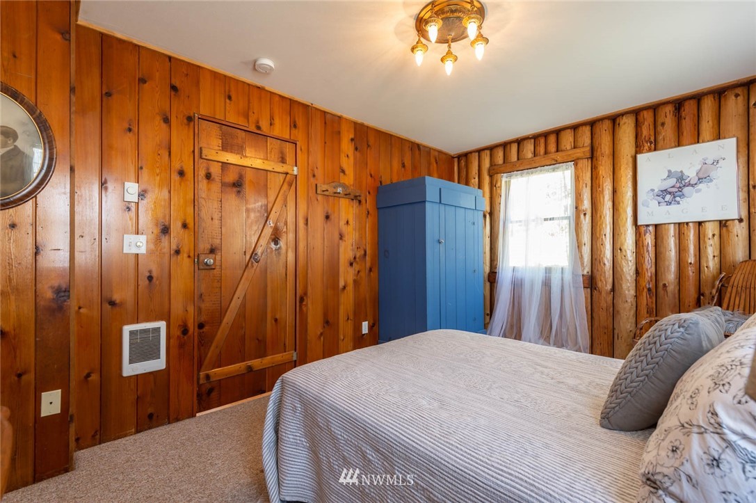 9025 Southwest Summerhurst Road Vashon, WA 98070 - Photo 13 of 38 Gallery Image 13