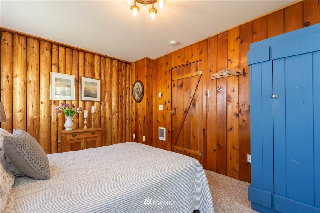 9025 Southwest Summerhurst Road Vashon, WA 98070 - Photo 14 of 38 Gallery Image 14