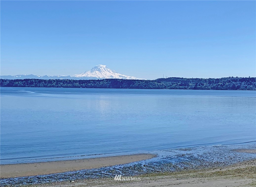 9025 Southwest Summerhurst Road Vashon, WA 98070 - Photo 30 of 38 Gallery Image 30