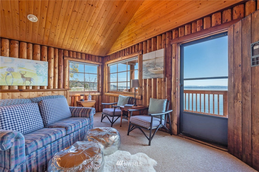 9025 Southwest Summerhurst Road Vashon, WA 98070 - Photo 4 of 38 Gallery Image 4