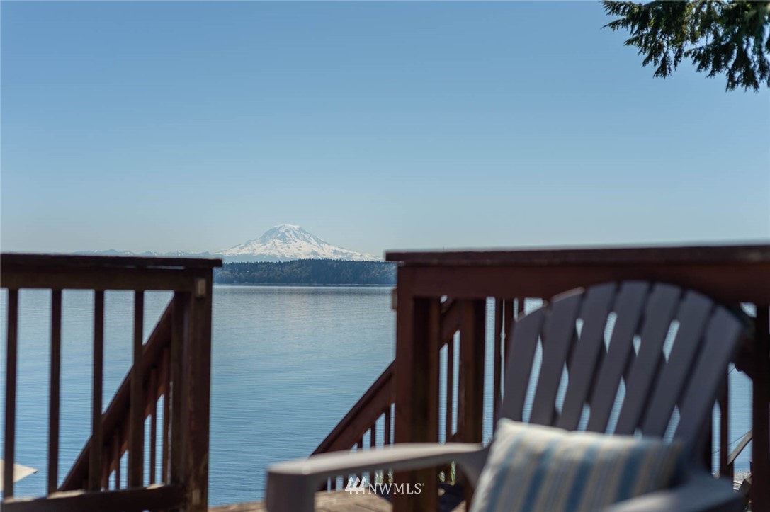 9025 Southwest Summerhurst Road Vashon, WA 98070 - Photo 31 of 38 Gallery Image 31