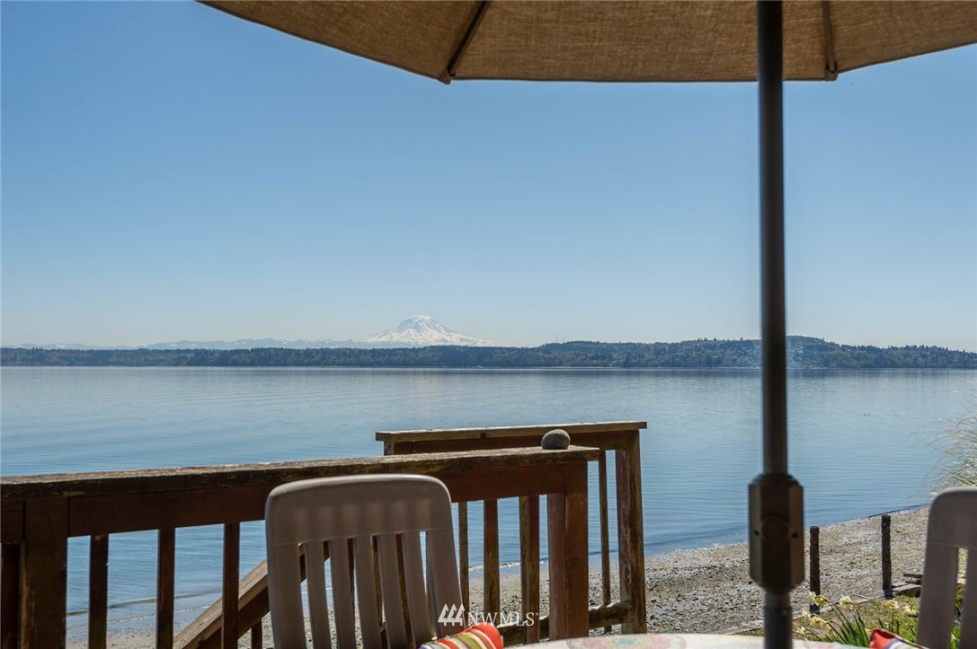 9025 Southwest Summerhurst Road Vashon, WA 98070 - Photo 33 of 38 Gallery Image 33