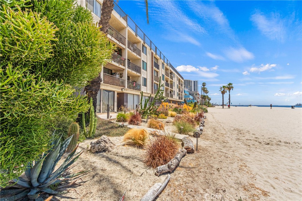 1140 East Ocean Boulevard, Unit 228 Long Beach, CA 90802 - Photo 23 of 27 Direct beach access
