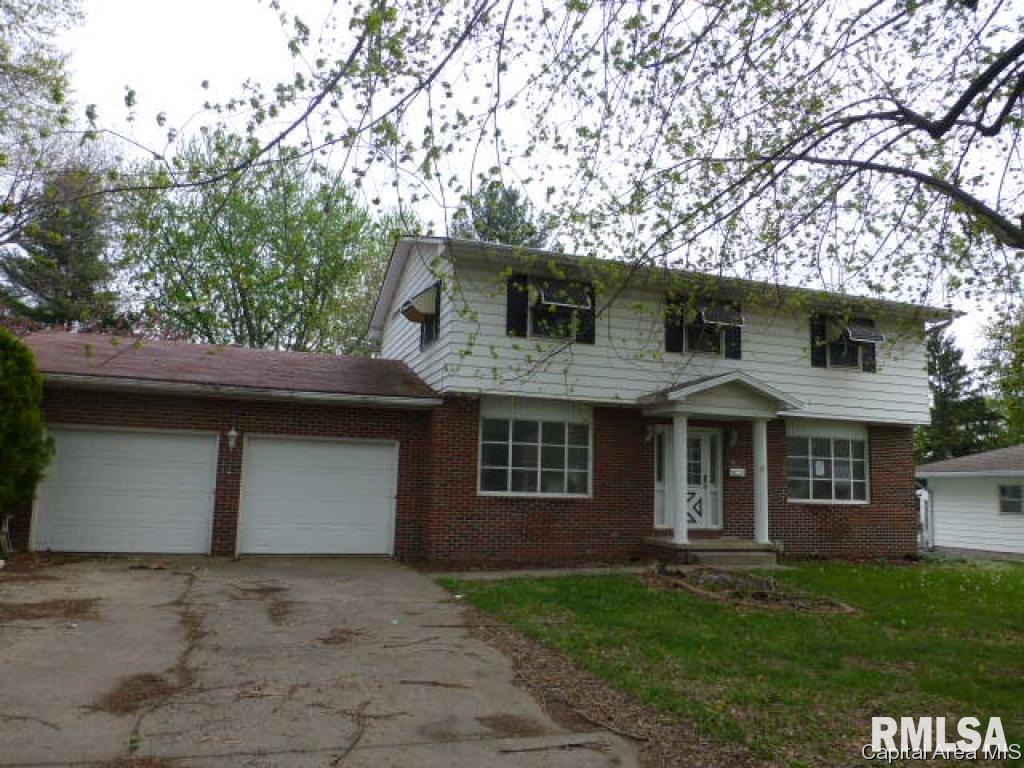 10 Rigg Drive Lincoln, IL 62656 - Photo 1 of 20 Gallery Image 1