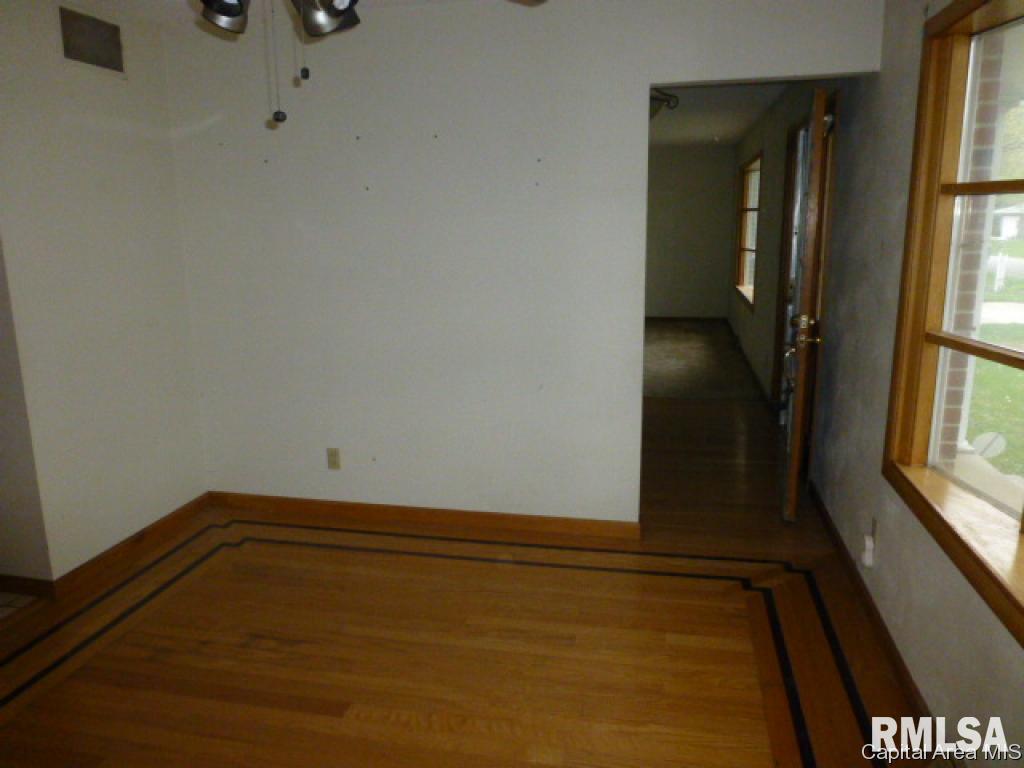 10 Rigg Drive Lincoln, IL 62656 - Photo 6 of 20 Gallery Image 6