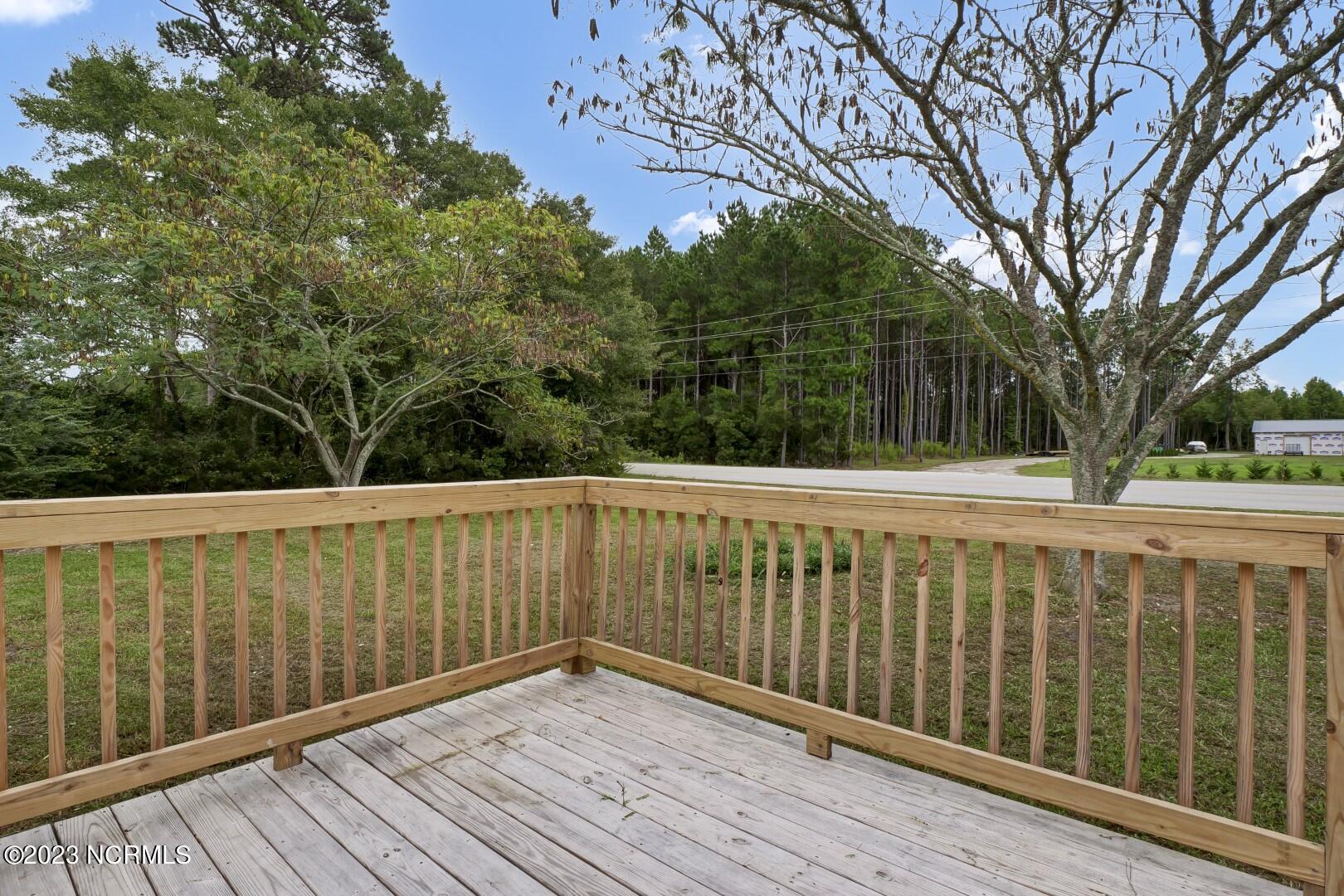 477 Parkertown Road Hubert, NC 28539 - Photo 4 of 26 P1333174 (Large)