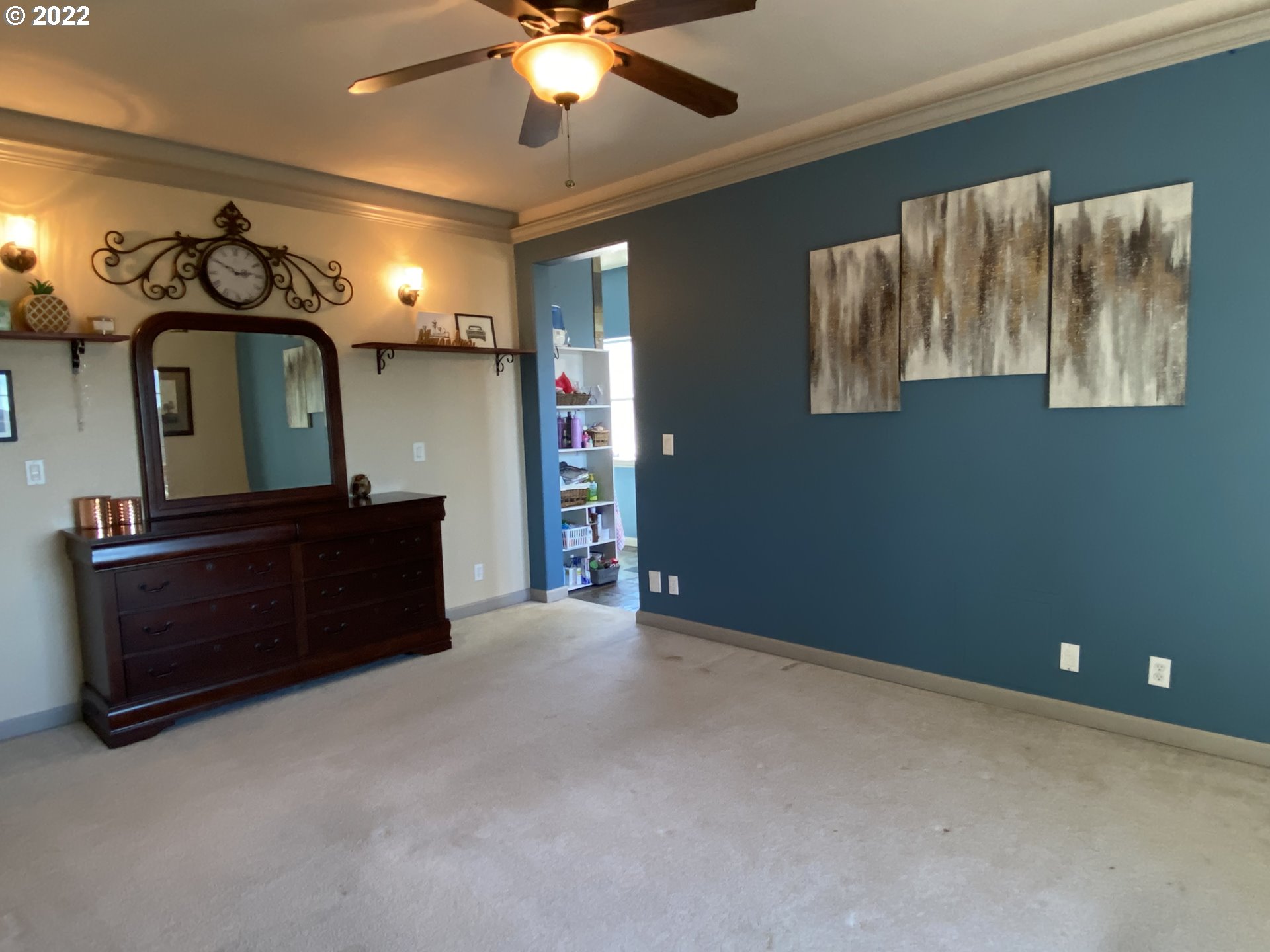 1548 Northeast Rocky Ridge Drive Roseburg, OR 97470 - Photo 16 of 31 a view of a livingroom with furniture