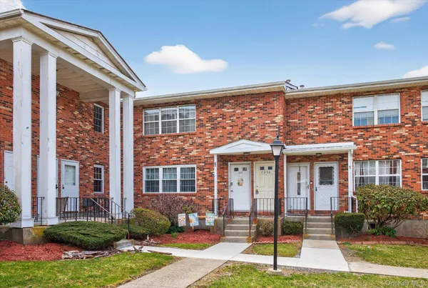 $247,500 | 276 Temple Hill Road, Unit 1515, New Windsor, NY 12553