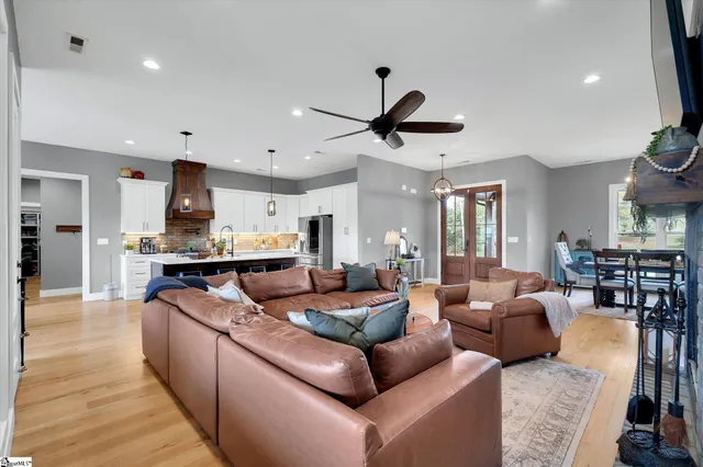 $799,900 | 2015 Walhalla Highway, Pickens, SC 29671