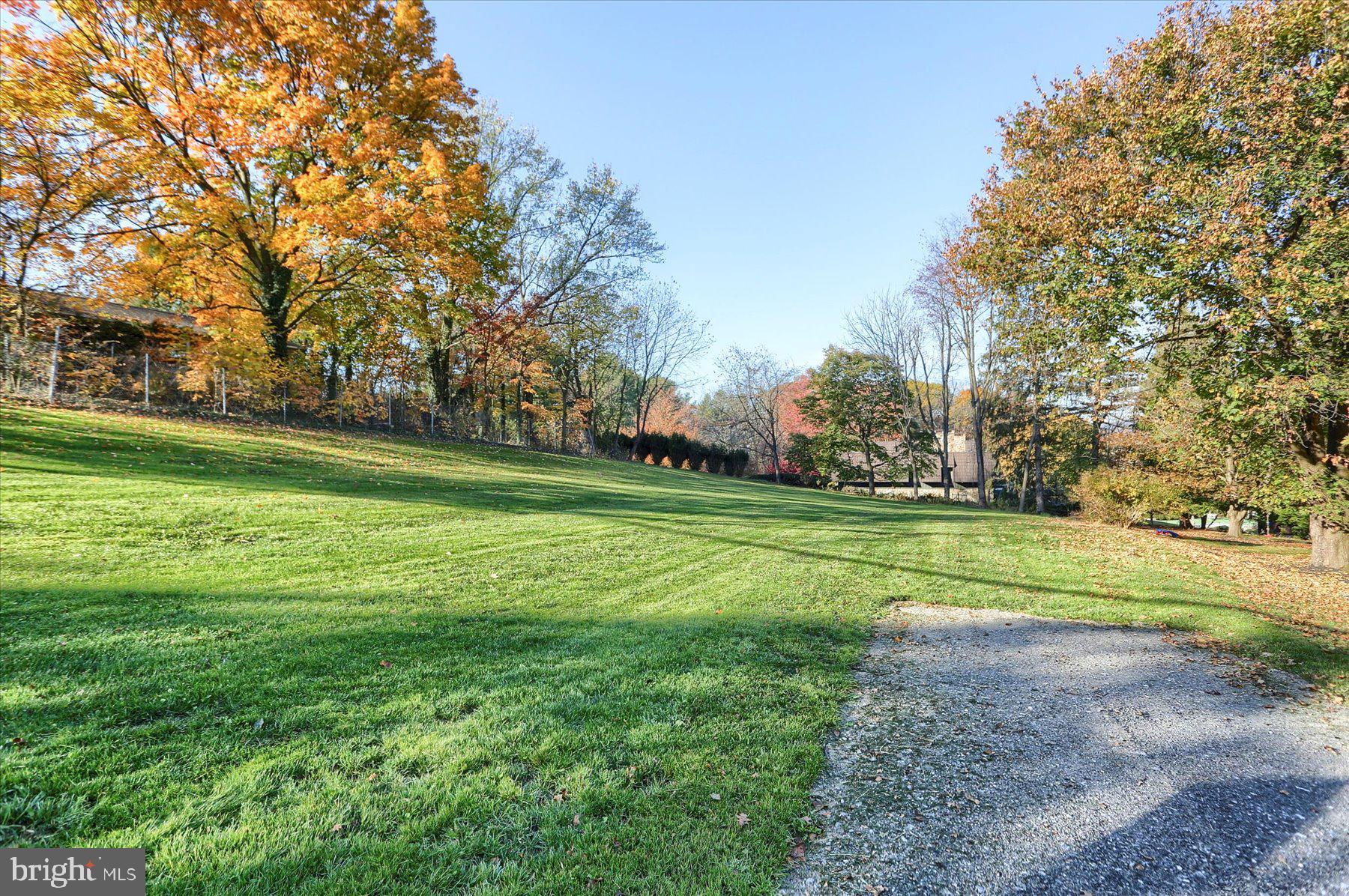 2002 Colonial Road Harrisburg, PA 17112 - Photo 1 of 12 Gallery Image 1
